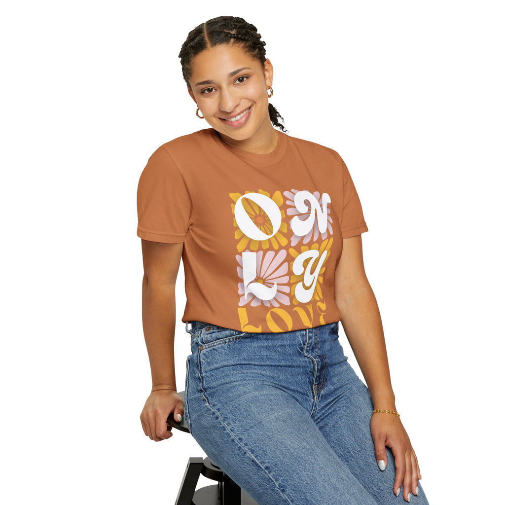 Love Floral Graphic T-Shirt — Retro Daisy Typography Tee