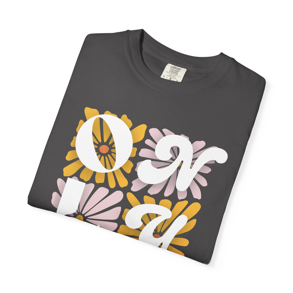 Love Floral Graphic T-Shirt — Retro Daisy Typography Tee
