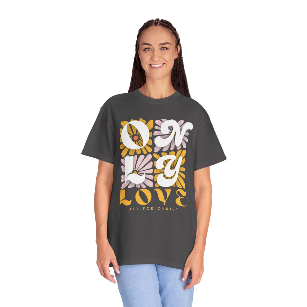 Love Floral Graphic T-Shirt — Retro Daisy Typography Tee