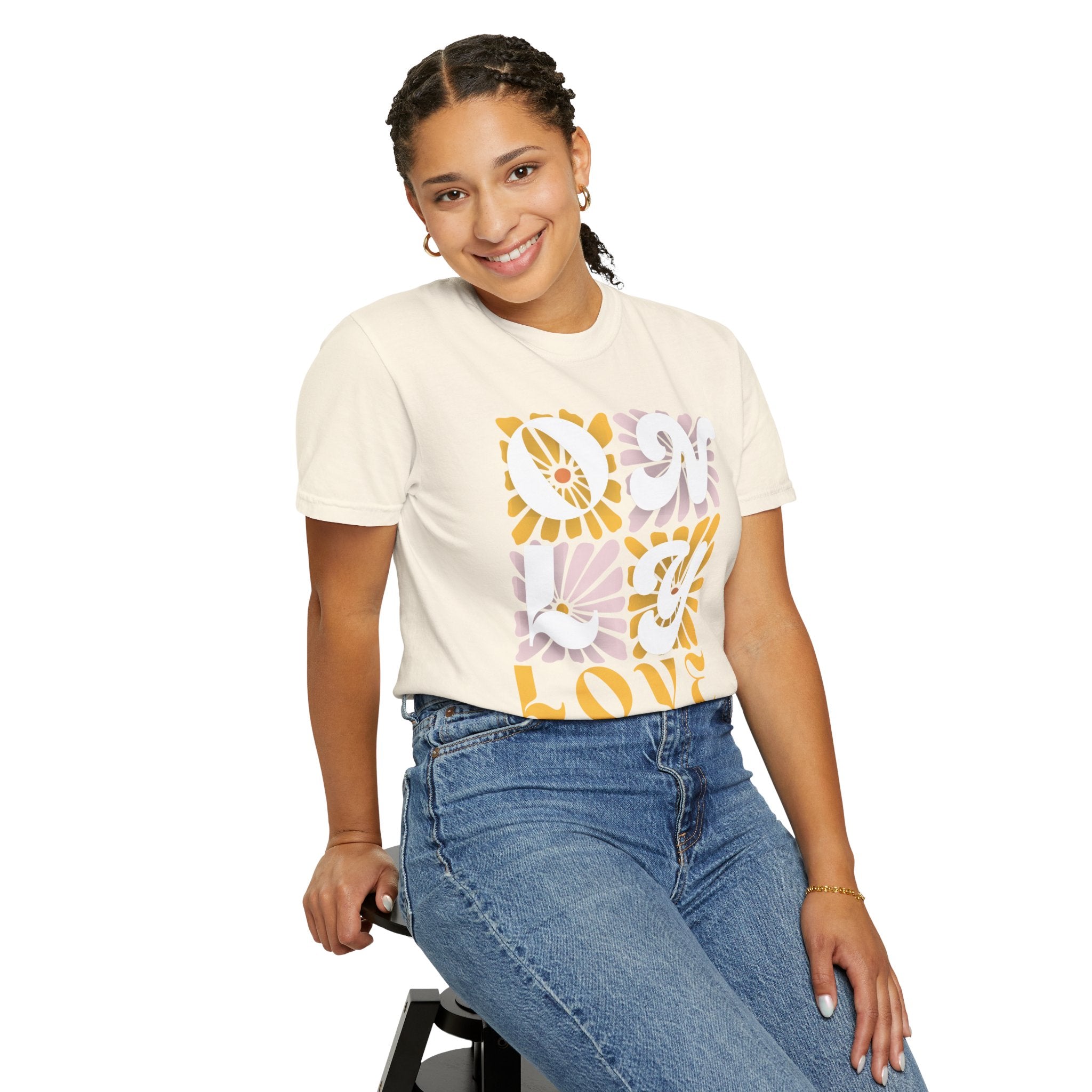 Love Floral Graphic T-Shirt — Retro Daisy Typography Tee