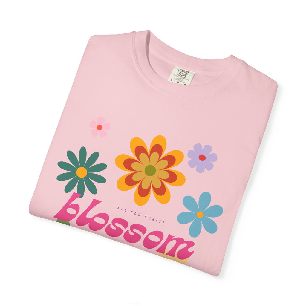 Blossom Floral Tee — Retro Flower Graphic T-Shirt